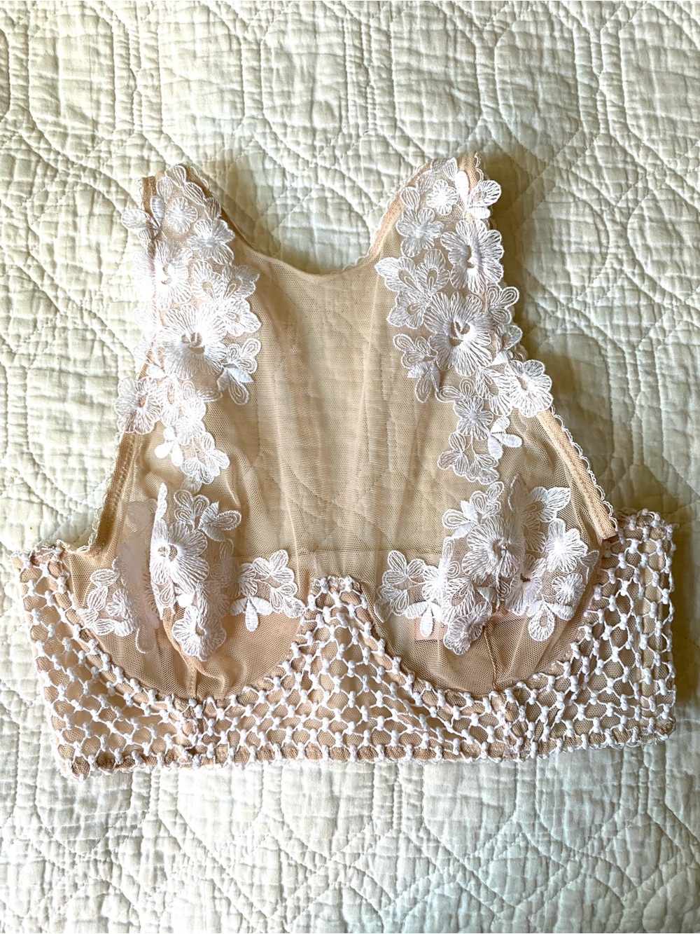 Victoria’s Secret Ivory Cream Nude Sheer Lace Crochet Floral Bralette Bra Sz 32C